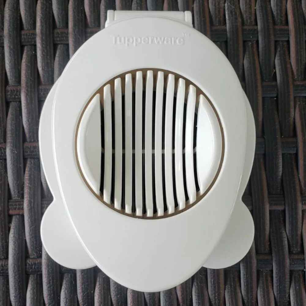 NWT Tupperware Egg-ceptional Slicer Egg Slicer